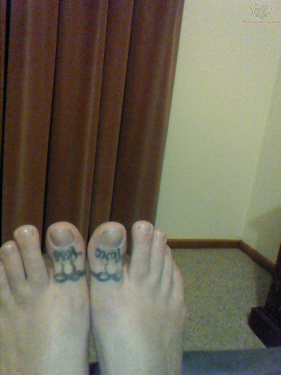 Bows Tattoos On Both Toe