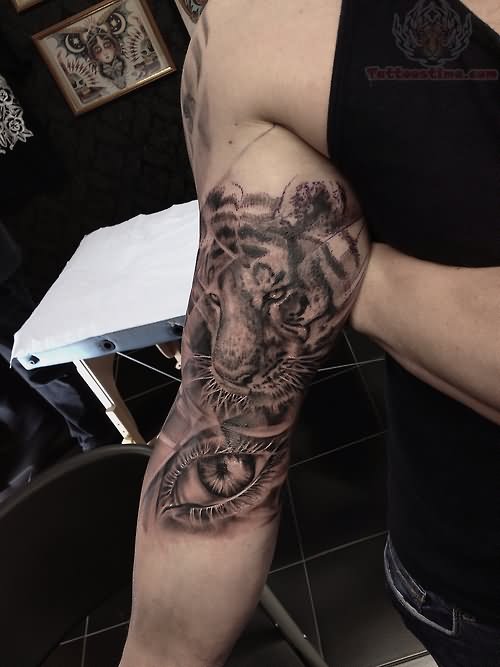 Tiger & Eye Tattoo On Right Sleeve