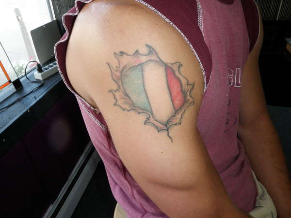 Italian Flag Tattoos On Shoulder
