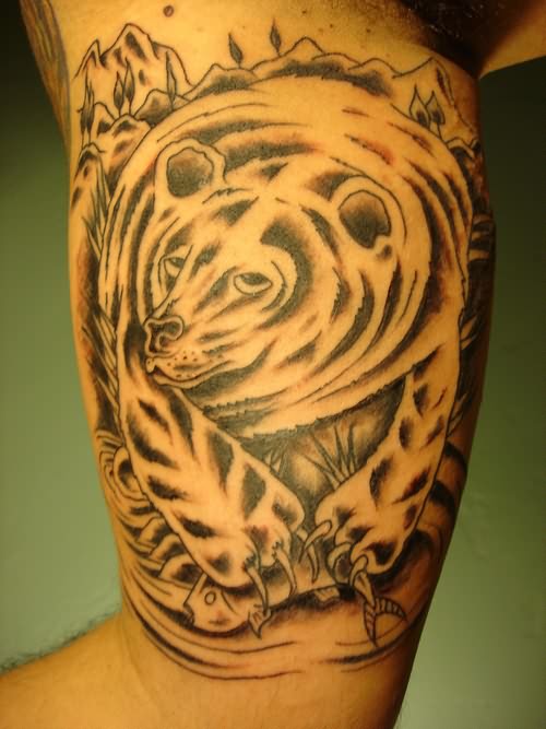 Amazing Bear Tattoo On Muscle