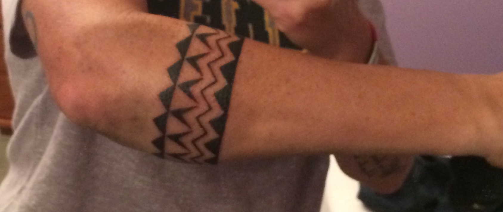 Hawaiian Band Tattoo On Man Right Forearm