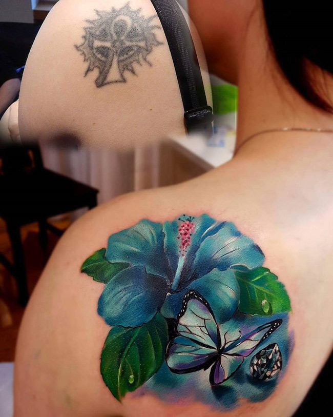 35+ Hibiscus Tattoos On Shoulder
