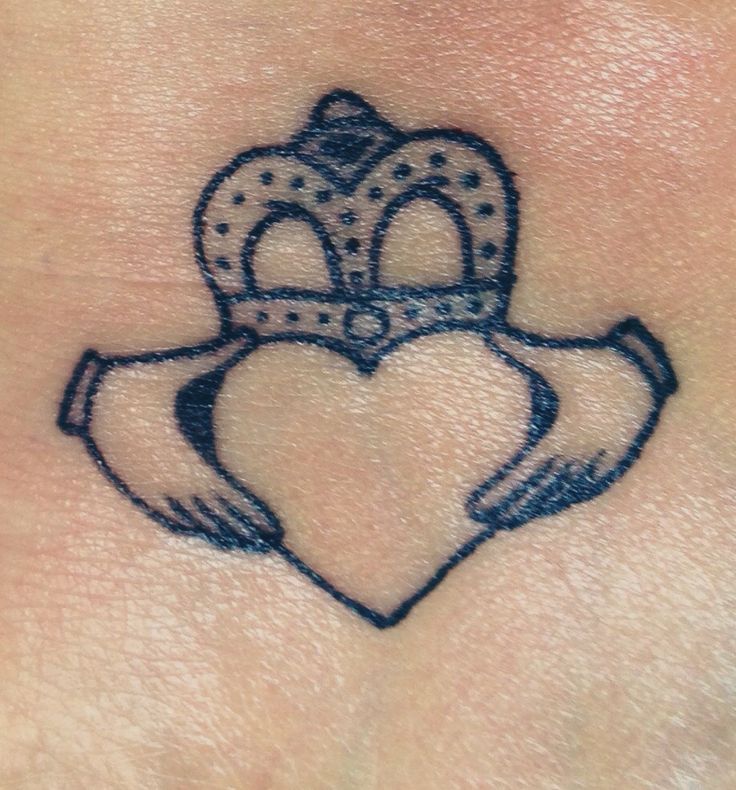 Outline Claddagh Tattoo Image